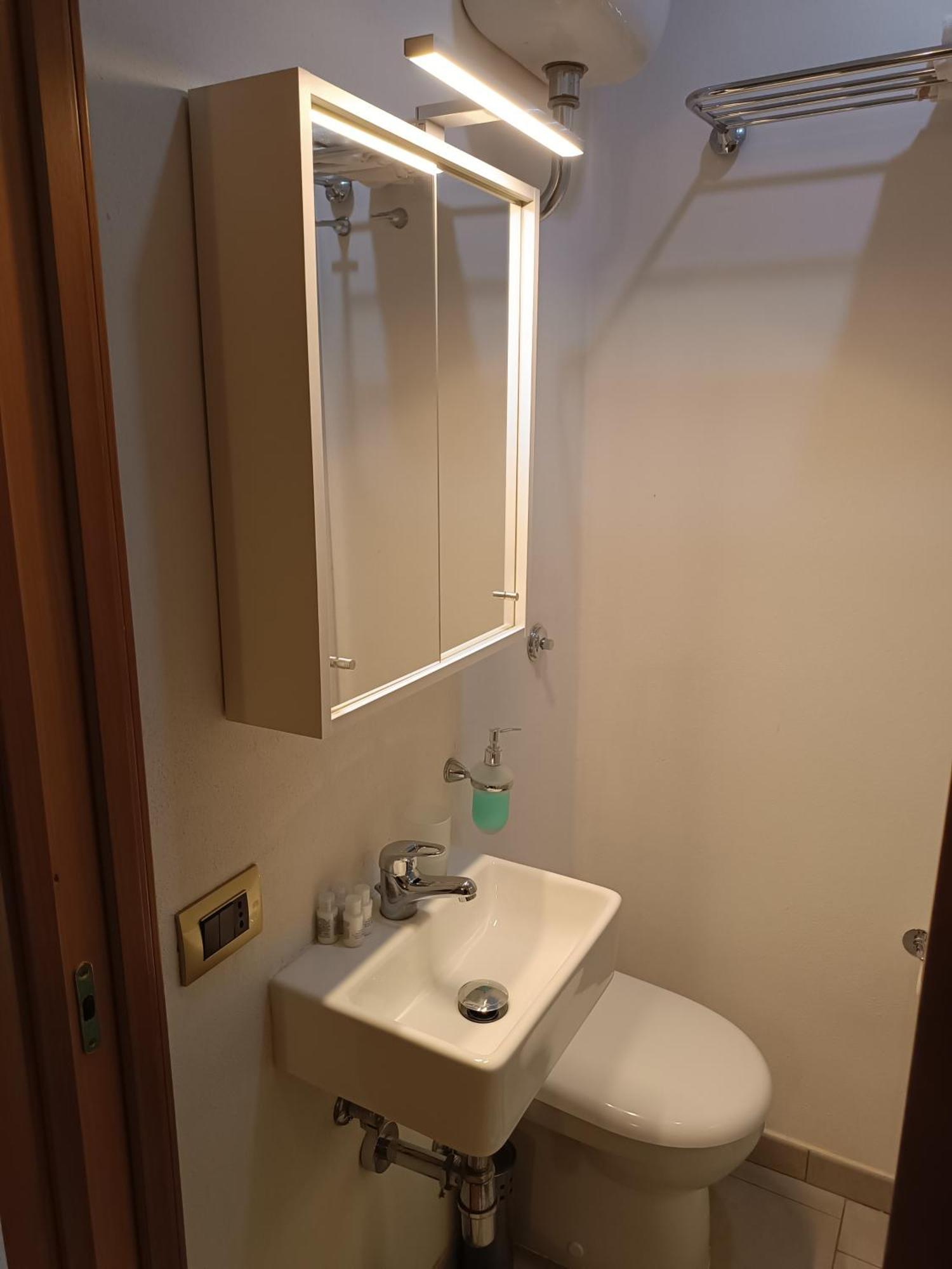 B&B Napoli Plebiscito Εξωτερικό φωτογραφία