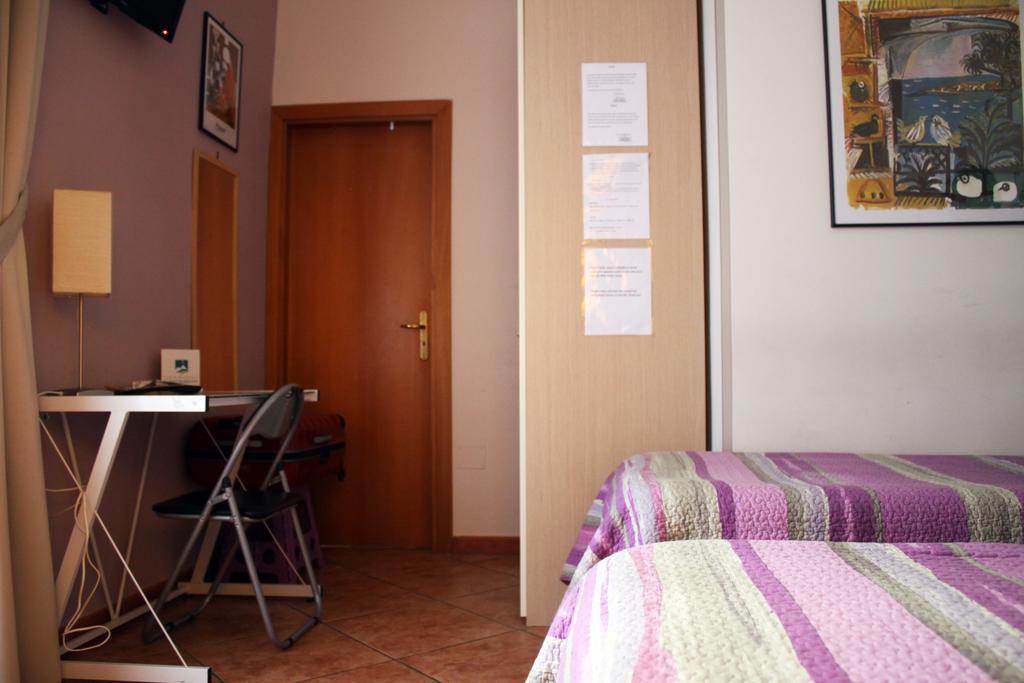 B&B Napoli Plebiscito Δωμάτιο φωτογραφία