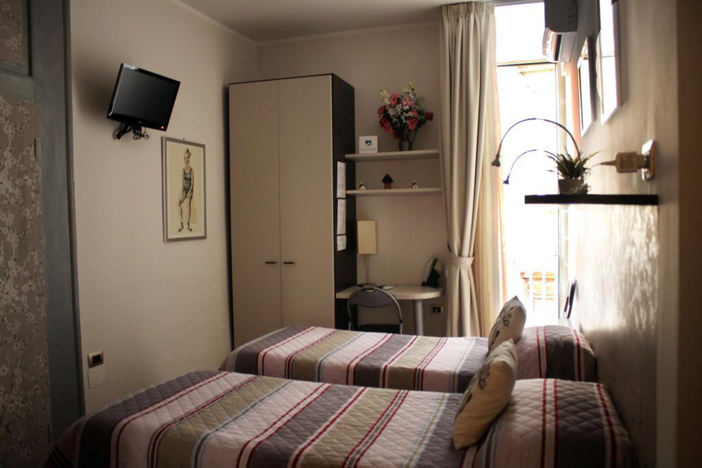 B&B Napoli Plebiscito Δωμάτιο φωτογραφία